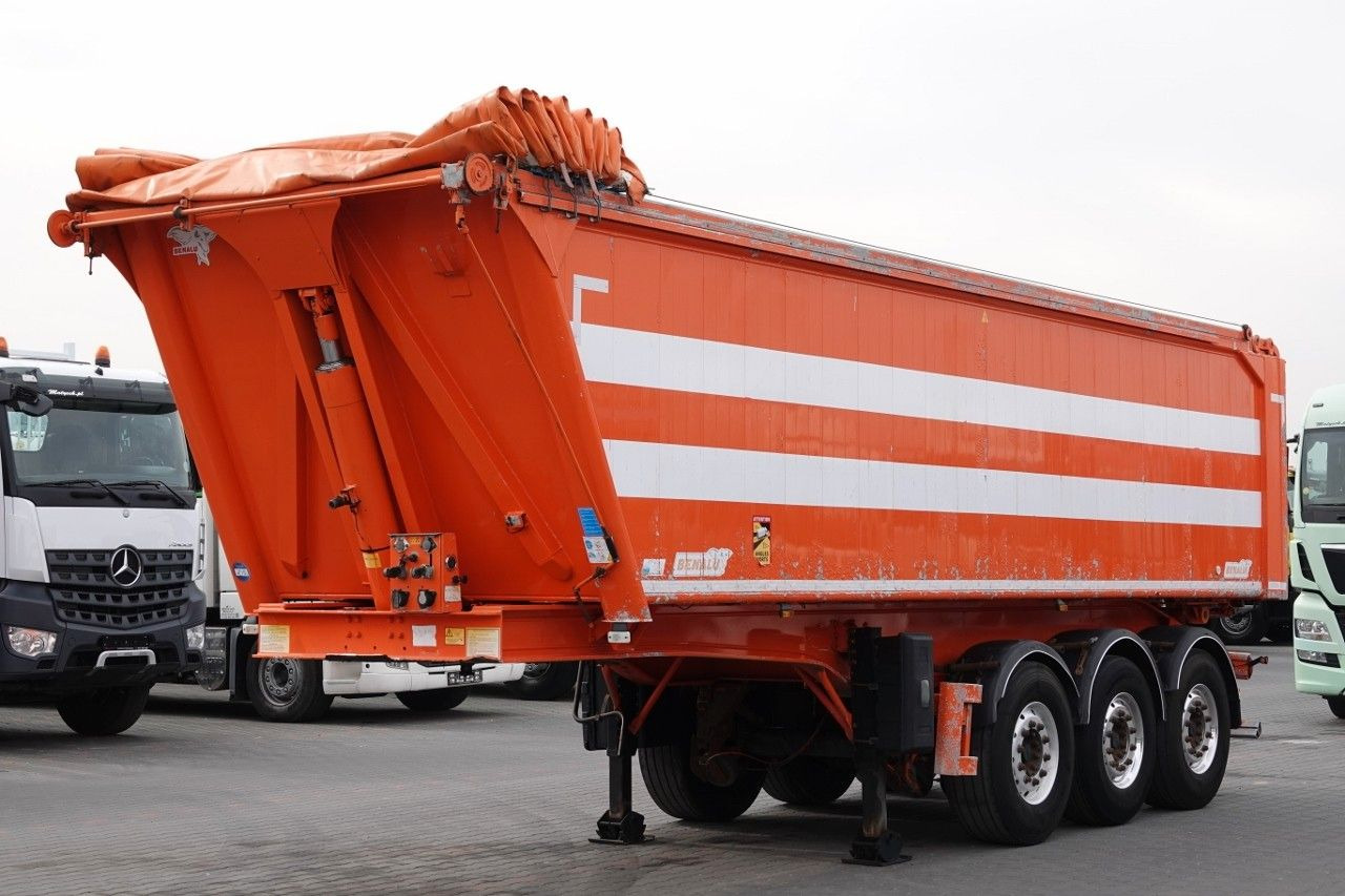 Benalu WYWROTKA 33 m3 / KLAPO-DRZWI / WAGA: 5500 KG / A - Volquete semirremolque: foto 2 Benalu WYWROTKA 33 m3 / KLAPO-DRZWI / WAGA: 5500 KG / A - Volquete semirremolque: foto 2
