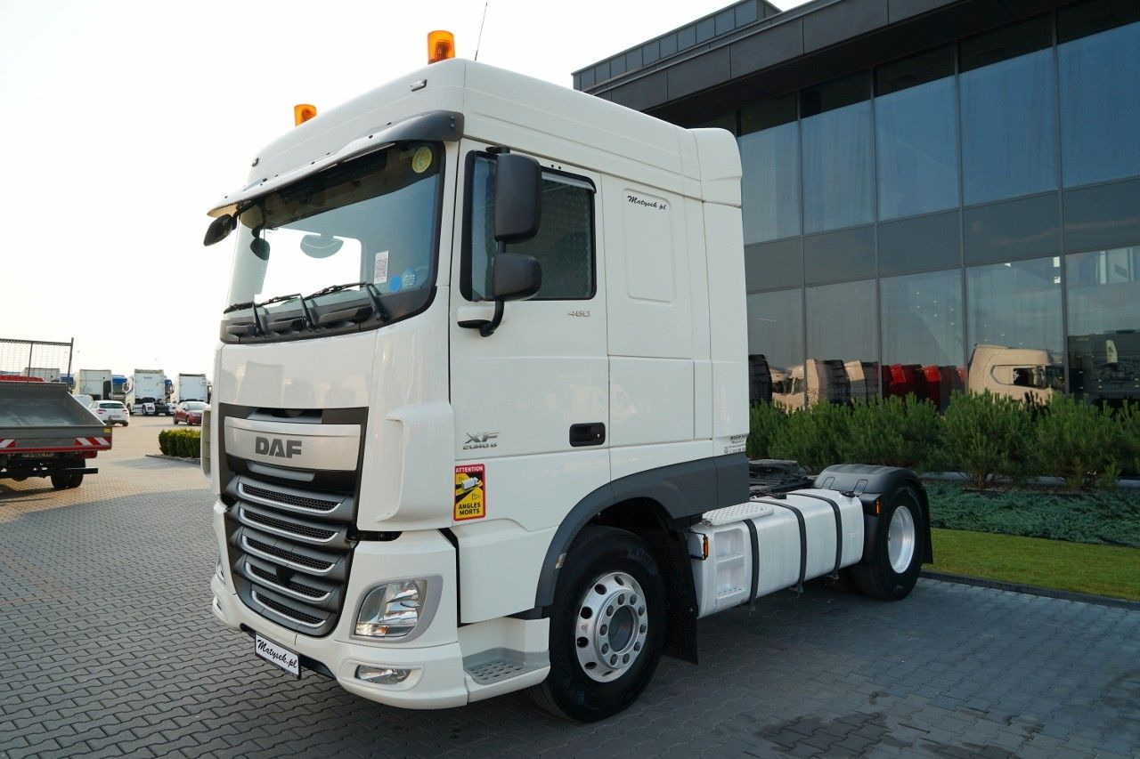 DAF XF 460 / SPACE CAB / HYDRAULIKA / I-PARK COOL / - Cabeza tractora: foto 5 DAF XF 460 / SPACE CAB / HYDRAULIKA / I-PARK COOL / - Cabeza tractora: foto 5