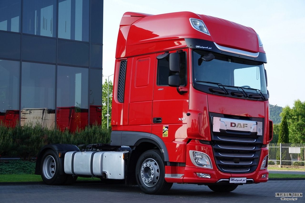 DAF XF 480 / LOW DECK / MEGA / 2021 / SSC / PO ZŁOTYM KONTRAKCIE SERWISOWYM / - Cabeza tractora: foto 1 DAF XF 480 / LOW DECK / MEGA / 2021 / SSC / PO ZŁOTYM KONTRAKCIE SERWISOWYM / - Cabeza tractora: foto 1