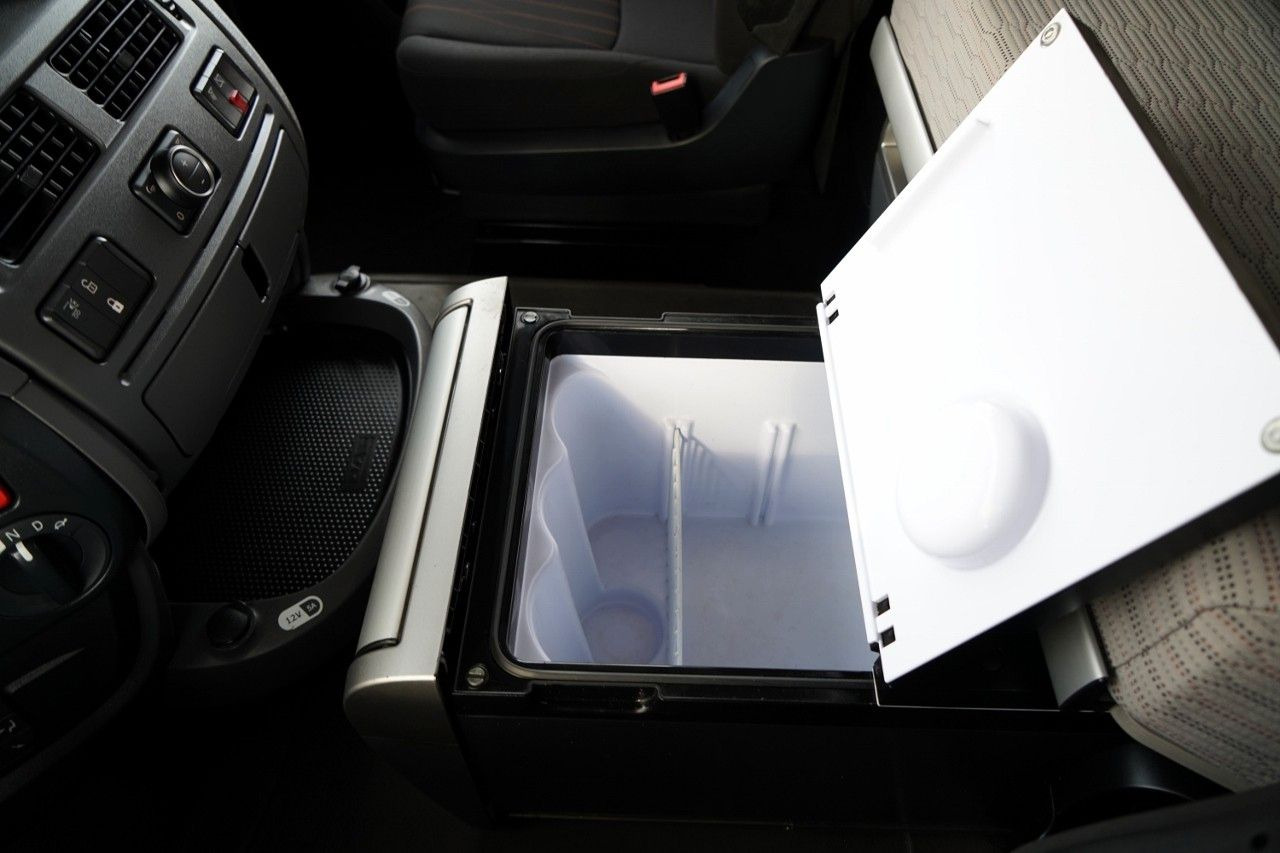 Cabeza tractora DAF XF 480 / SPACE CAB / RETARDER / OPONY 100%: foto 26