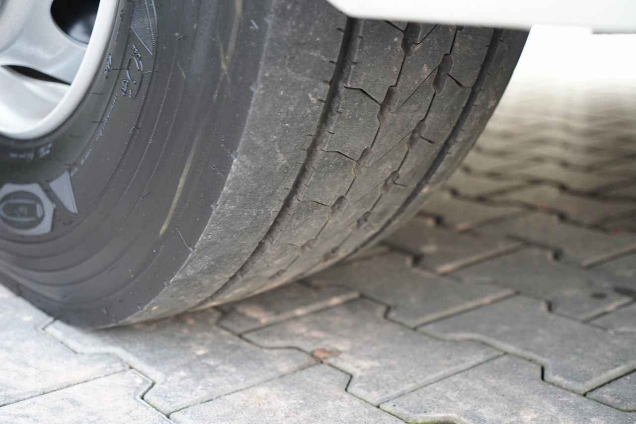 Cabeza tractora DAF XF 480 / SPACE CAB / RETARDER / OPONY 100%: foto 18