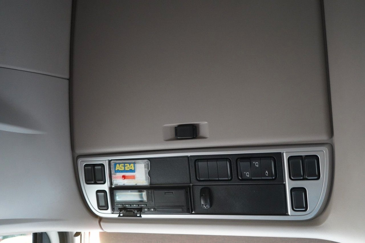 Cabeza tractora DAF XF 530 / RETARDER / I-PARK COOL / SUPER SPACE CA: foto 32