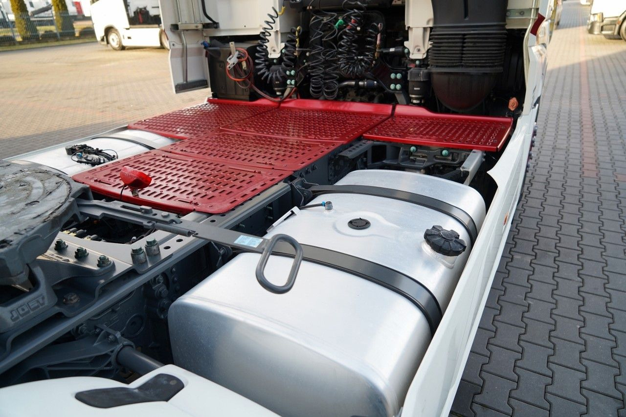 Cabeza tractora DAF XF 530 / RETARDER / I-PARK COOL / SUPER SPACE CA: foto 16