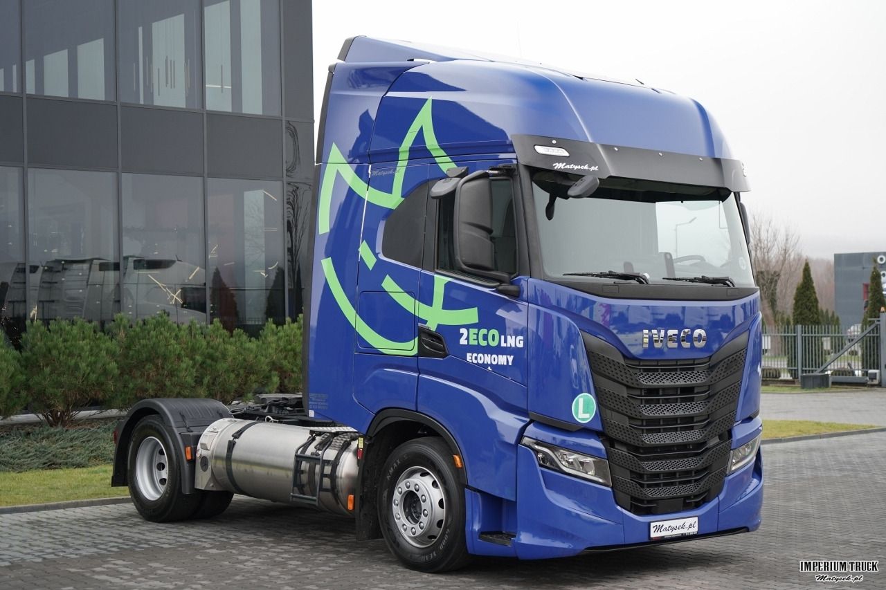 IVECO S-WAY / 460 / RETARDER / LNG - Cabeza tractora: foto 2 IVECO S-WAY / 460 / RETARDER / LNG - Cabeza tractora: foto 2