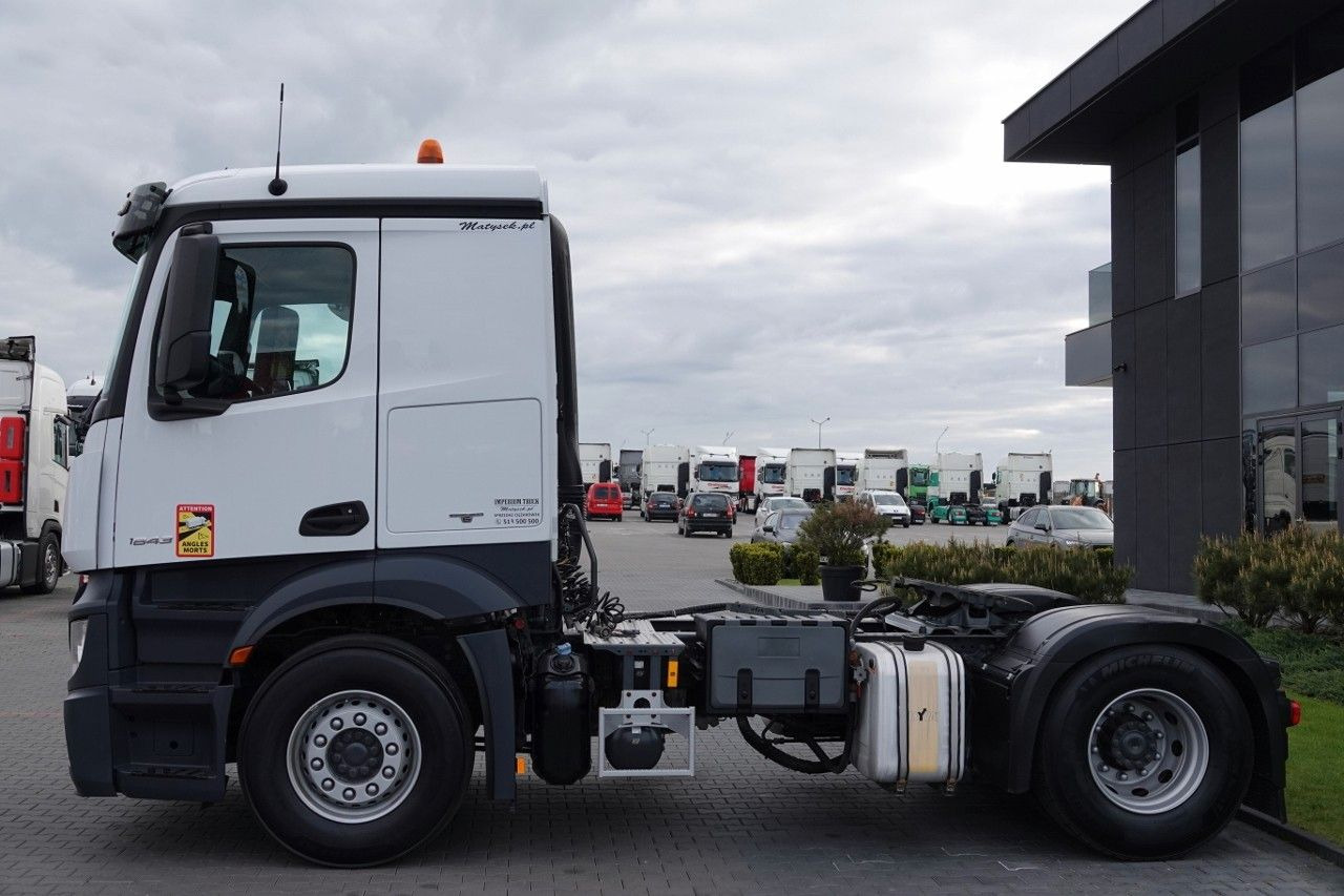 Mercedes-Benz ACTROS 1843 / RETARDER / HYDRAULIKA / NISKA KABI Mercedes-Benz ACTROS 1843 / RETARDER / HYDRAULIKA / NISKA KABI - Cabeza tractora: foto 3 Mercedes-Benz ACTROS 1843 / RETARDER / HYDRAULIKA / NISKA KABI Mercedes-Benz ACTROS 1843 / RETARDER / HYDRAULIKA / NISKA KABI - Cabeza tractora: foto 3