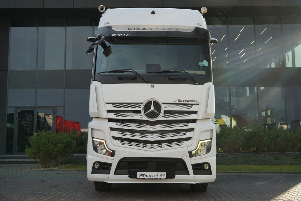Mercedes-Benz ACTROS L 1851 / GIGA SPACE / RETARDER / 2022 R - Cabeza tractora: foto 3 Mercedes-Benz ACTROS L 1851 / GIGA SPACE / RETARDER / 2022 R - Cabeza tractora: foto 3