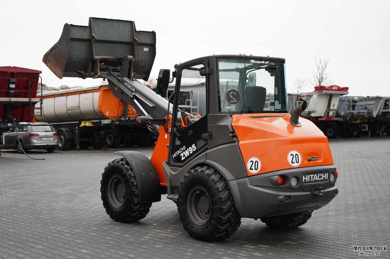 HITACHI ZW95 / ŁADOWARKA KOŁOWA / 2020 R / WIDŁY DO PALET - Cargadora de ruedas: foto 4 HITACHI ZW95 / ŁADOWARKA KOŁOWA / 2020 R / WIDŁY DO PALET - Cargadora de ruedas: foto 4
