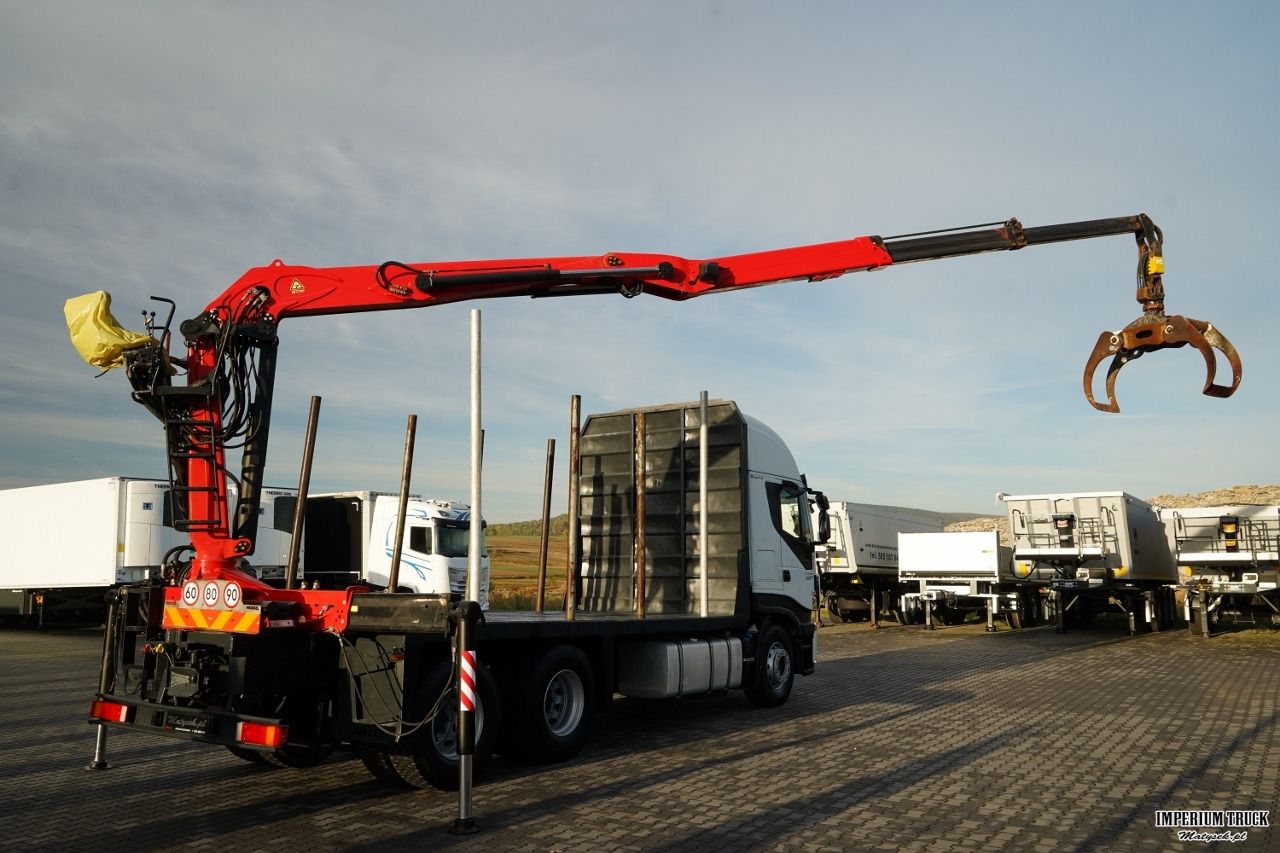 IVECO STRALIS 560 / 6X4 / DO DREWNA / DO DRZEWA / DO LASU / HDS PALFINGER EPSILON / UDŹWIG - 5 250 KG - Camión forestal, Camión grúa: foto 5 IVECO STRALIS 560 / 6X4 / DO DREWNA / DO DRZEWA / DO LASU / HDS PALFINGER EPSILON / UDŹWIG - 5 250 KG - Camión forestal, Camión grúa: foto 5