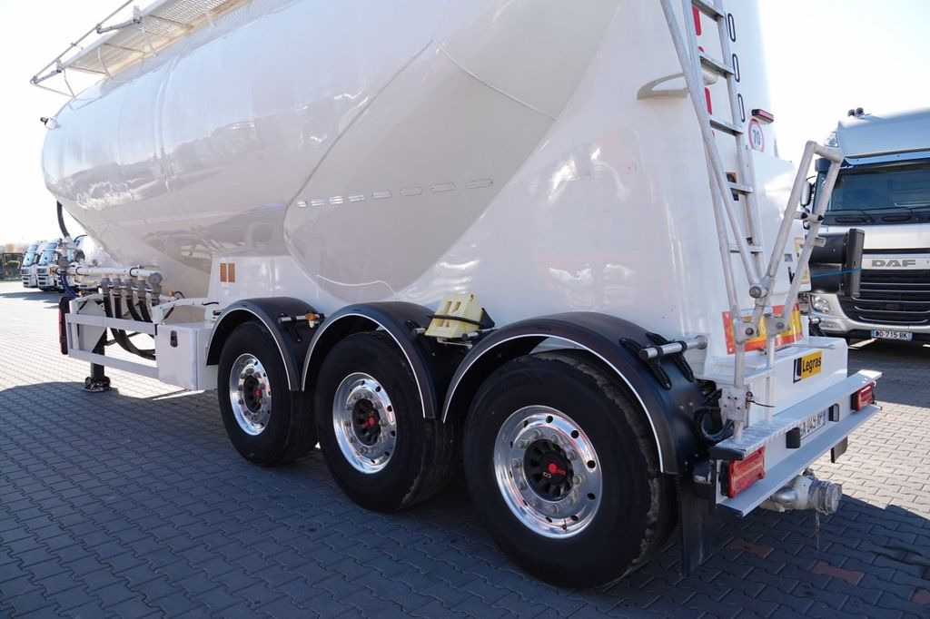 Legras CEMENTONACZEPA / 3 KOMORY / 38 000 L / SILOS - Semirremolque silo: foto 3 Legras CEMENTONACZEPA / 3 KOMORY / 38 000 L / SILOS - Semirremolque silo: foto 3