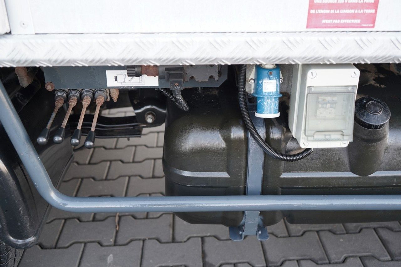 Camión con plataforma elevadora Nissan CABSTAR / ZWYŻKA 16,3 METRÓW / BLIŹNIAK / UDŹWIG: foto 25