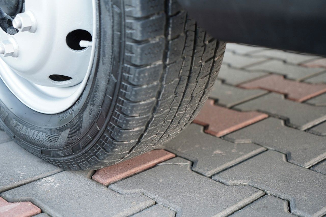 Camión con plataforma elevadora Nissan CABSTAR / ZWYŻKA 16,3 METRÓW / BLIŹNIAK / UDŹWIG: foto 28