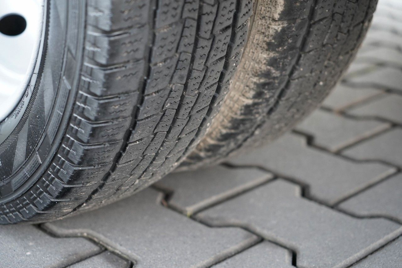 Camión con plataforma elevadora Nissan CABSTAR / ZWYŻKA 16,3 METRÓW / BLIŹNIAK / UDŹWIG: foto 30