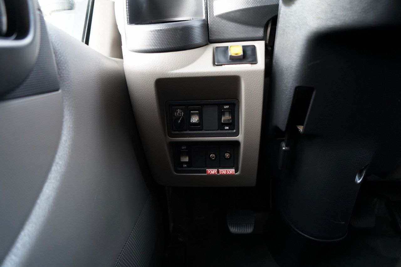 Camión con plataforma elevadora Nissan CABSTAR / ZWYŻKA 16,3 METRÓW / BLIŹNIAK / UDŹWIG: foto 40