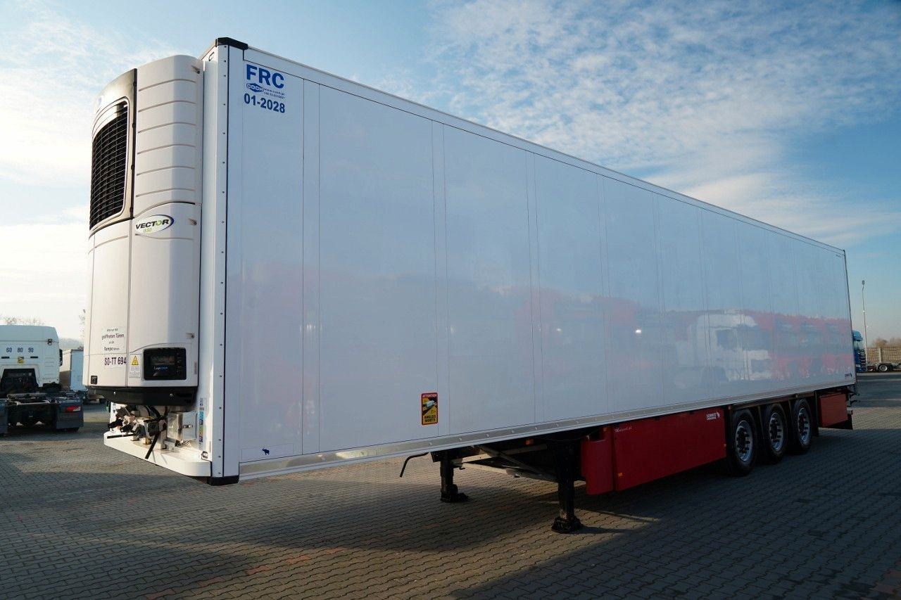 Schmitz Cargobull CHŁODNIA / CARRIER VECTOR 1550 / OŚ PODNOSZONA / - Frigorífico semirremolque: foto 4 Schmitz Cargobull CHŁODNIA / CARRIER VECTOR 1550 / OŚ PODNOSZONA / - Frigorífico semirremolque: foto 4