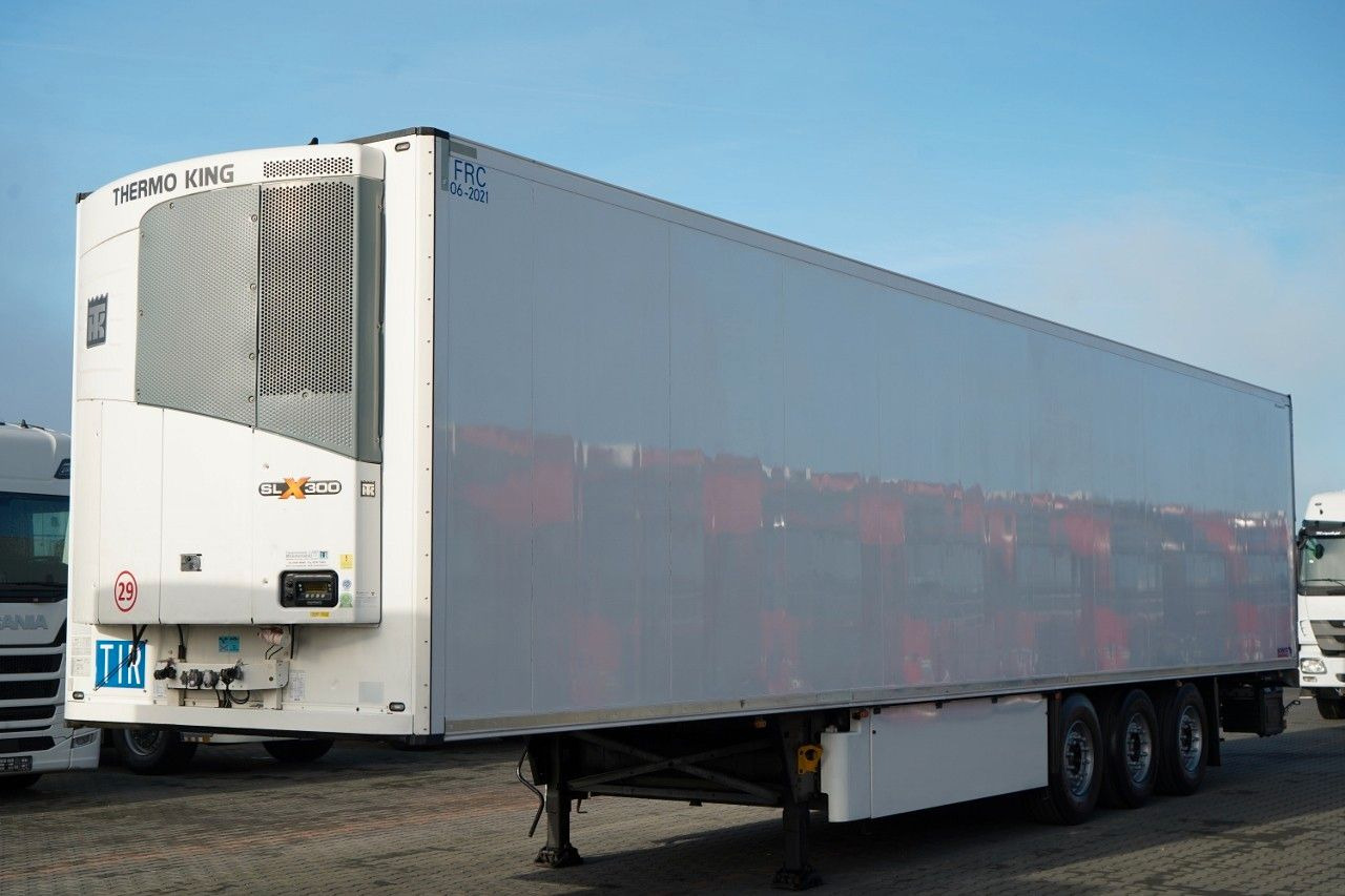Schmitz Cargobull / CHŁODNIA / THERMO KING SLX 300 / HAKÓWKA / OŚ - Frigorífico semirremolque: foto 1 Schmitz Cargobull / CHŁODNIA / THERMO KING SLX 300 / HAKÓWKA / OŚ - Frigorífico semirremolque: foto 1