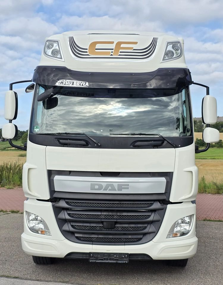 DAF CF 330/10.2017/KONTENER MEBLOWY/IZOTERMA/WINDA/18 PALET/E6/NISKI PRZEBIEG/Z NIEMIEC/JAK NOWY/DUŻY SILNIK 10 837cm3// - Camión caja cerrada: foto 3 DAF CF 330/10.2017/KONTENER MEBLOWY/IZOTERMA/WINDA/18 PALET/E6/NISKI PRZEBIEG/Z NIEMIEC/JAK NOWY/DUŻY SILNIK 10 837cm3// - Camión caja cerrada: foto 3