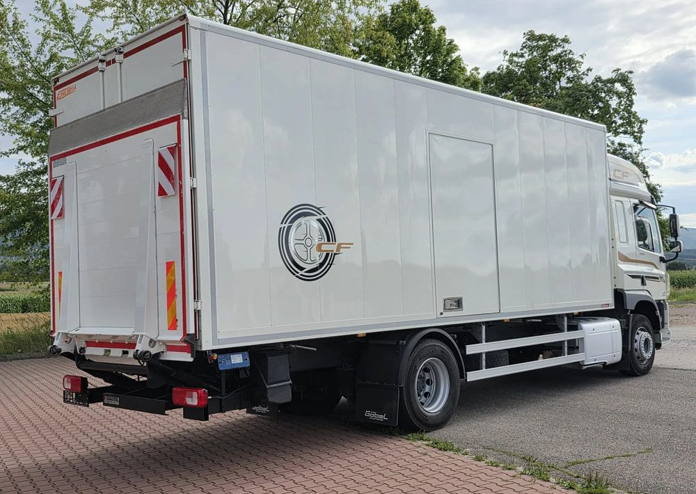 DAF CF 330/10.2017/KONTENER MEBLOWY/IZOTERMA/WINDA/18 PALET/E6/NISKI PRZEBIEG/Z NIEMIEC/JAK NOWY/DUŻY SILNIK 10 837cm3// - Camión caja cerrada: foto 5 DAF CF 330/10.2017/KONTENER MEBLOWY/IZOTERMA/WINDA/18 PALET/E6/NISKI PRZEBIEG/Z NIEMIEC/JAK NOWY/DUŻY SILNIK 10 837cm3// - Camión caja cerrada: foto 5