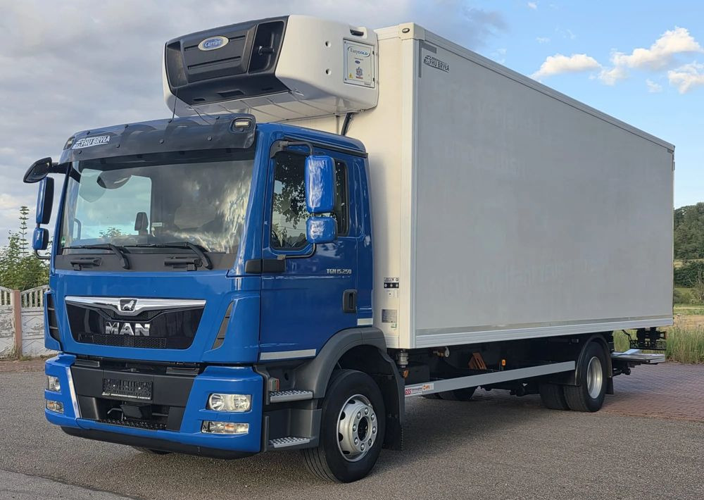 MAN TGM 15.250 / CHŁODNIA / WINDA / 2018 ROK / 230 TYŚ KM / BOCZNE DRZWI / AUTOMAT / SPROWADZONY / E6 / 18 EUROPALET/ - Frigorífico camión: foto 1 MAN TGM 15.250 / CHŁODNIA / WINDA / 2018 ROK / 230 TYŚ KM / BOCZNE DRZWI / AUTOMAT / SPROWADZONY / E6 / 18 EUROPALET/ - Frigorífico camión: foto 1
