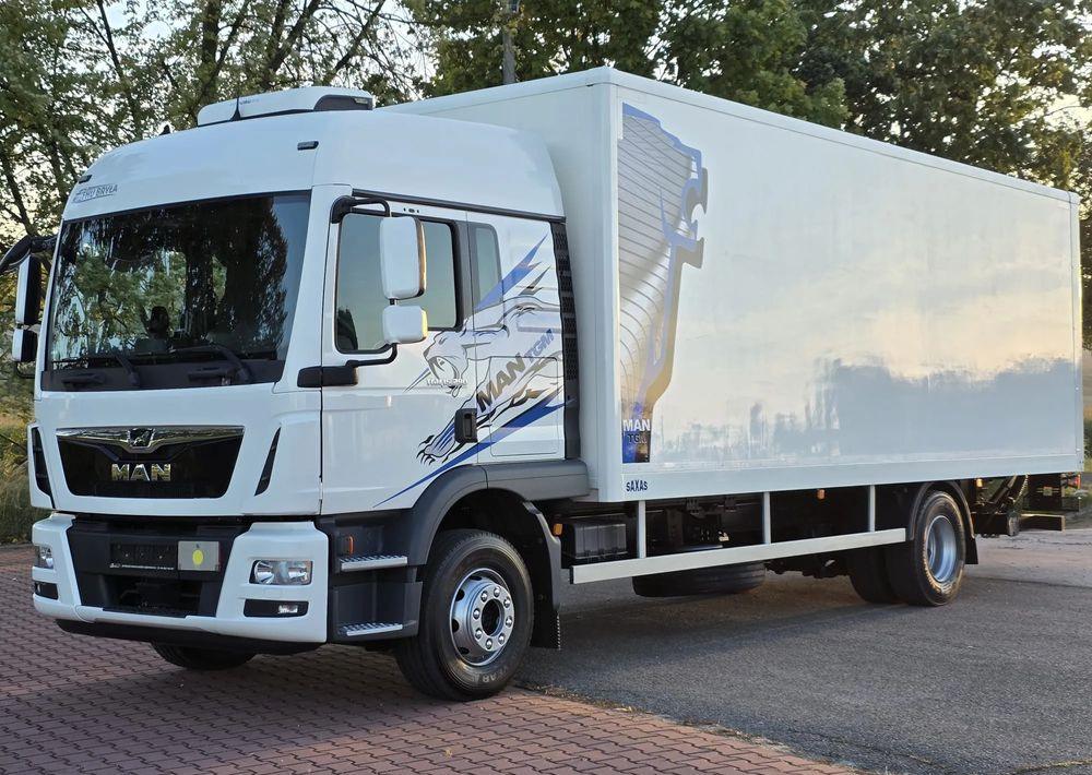 MAN TGM 15.290 / TGL / KONTENER / IZOTERMA / WINDA / KLIMA POSTOJOWA / 2019R / EURO 6 / PEŁEN SERWIS / 8200KG ŁADOWNOŚĆ / SPROWADZONY / ZADBANY / JAK NOWY / KSIĄŻKA SERWISOWA / E6 / 18 PALET - Camión caja cerrada: foto 2 MAN TGM 15.290 / TGL / KONTENER / IZOTERMA / WINDA / KLIMA POSTOJOWA / 2019R / EURO 6 / PEŁEN SERWIS / 8200KG ŁADOWNOŚĆ / SPROWADZONY / ZADBANY / JAK NOWY / KSIĄŻKA SERWISOWA / E6 / 18 PALET - Camión caja cerrada: foto 2