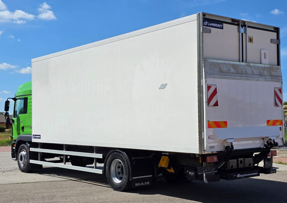 MAN TGM 18.340 / 18.290 / 15.290 / IZOTERMA / WINDA / 19PALET /E6 / SPROWADZONY / AUTOMAT / SYPIALKA / PIERWSZY WŁAŚCICIEL / BOCZNE DRZWI / STAN BARDZO DOBRY - Frigorífico camión: foto 3 MAN TGM 18.340 / 18.290 / 15.290 / IZOTERMA / WINDA / 19PALET /E6 / SPROWADZONY / AUTOMAT / SYPIALKA / PIERWSZY WŁAŚCICIEL / BOCZNE DRZWI / STAN BARDZO DOBRY - Frigorífico camión: foto 3