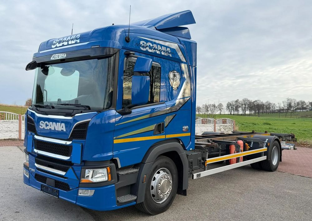 Scania P360 / P410 / BDF / RAMA / FIRANKA / PEŁNA SYPIALKA / WINDA / E6 / CAŁA NA PODUSZKACH / ROZSTAW OSI 5.5M / LAWETA / DO ŻYWCA / DO BYDŁA / DO ZABUDOWY / SPROWADZONA - Chasis camión: foto 1 Scania P360 / P410 / BDF / RAMA / FIRANKA / PEŁNA SYPIALKA / WINDA / E6 / CAŁA NA PODUSZKACH / ROZSTAW OSI 5.5M / LAWETA / DO ŻYWCA / DO BYDŁA / DO ZABUDOWY / SPROWADZONA - Chasis camión: foto 1