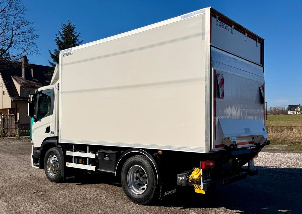 Scania SCANIA P250 / PRZEBIEG 46 TYŚIECY !!!! / IZOTERMA / KIPER / BECZKA / HAKOWIEC / UTRZYMANIE DRÓG /SILNIK 6 CYLINDROWY / WINDA / SPROWADZONY / AUTOMAT / 11 PALET / RAMA / E6 / STAN IDEALNY / JAK - Frigorífico camión: foto 3 Scania SCANIA P250 / PRZEBIEG 46 TYŚIECY !!!! / IZOTERMA / KIPER / BECZKA / HAKOWIEC / UTRZYMANIE DRÓG /SILNIK 6 CYLINDROWY / WINDA / SPROWADZONY / AUTOMAT / 11 PALET / RAMA / E6 / STAN IDEALNY / JAK - Frigorífico camión: foto 3