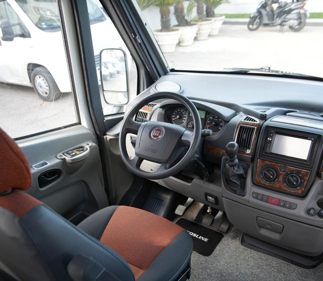 Foto del interior 1: Autocaravana integral Laika rexosline 620