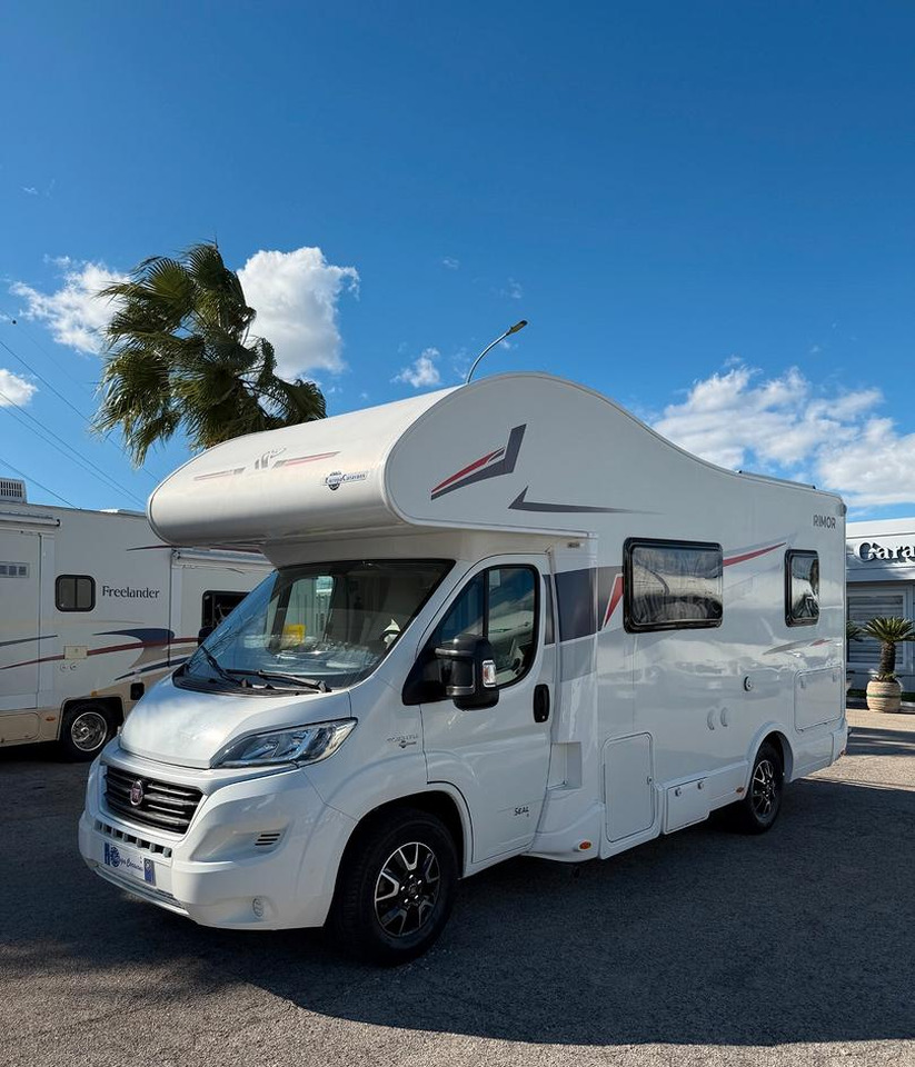 Rimor SEAL 3 - Autocaravana capuchina: foto 3 Rimor SEAL 3 - Autocaravana capuchina: foto 3