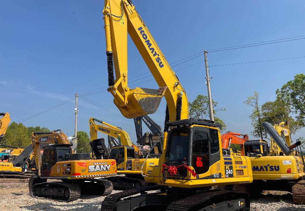 Komatsu PC 240 PC220 PC240-8 - Excavadora de cadenas: foto 3 Komatsu PC 240 PC220 PC240-8 - Excavadora de cadenas: foto 3