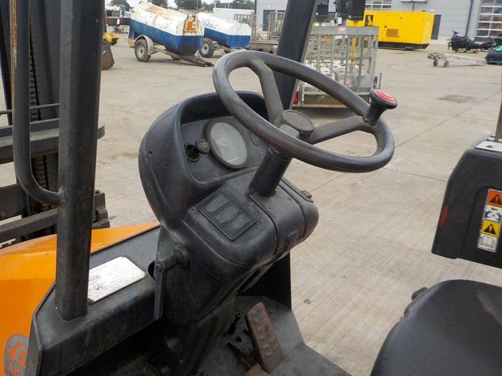 Carretilla elevadora de gas Bendi 20S Aisle Master: foto 10