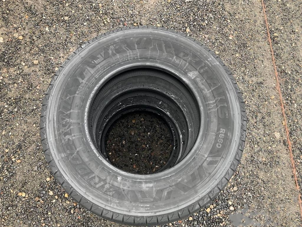 Bridgestone Duravis 215/70 R15C TYRES - Neumático para Camión: foto 3 Bridgestone Duravis 215/70 R15C TYRES - Neumático para Camión: foto 3