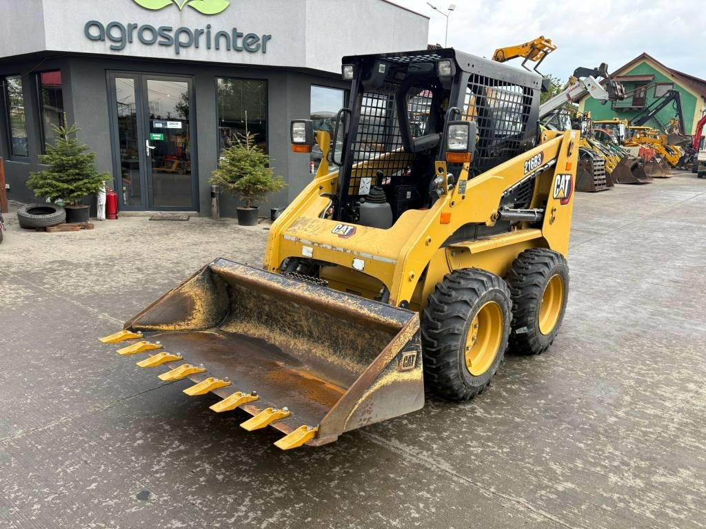CAT 216 B 3 - Minicargadora: foto 1 CAT 216 B 3 - Minicargadora: foto 1