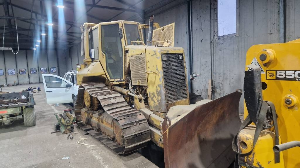 CAT D5 FOR PARTS - Bulldozer: foto 1 CAT D5 FOR PARTS - Bulldozer: foto 1