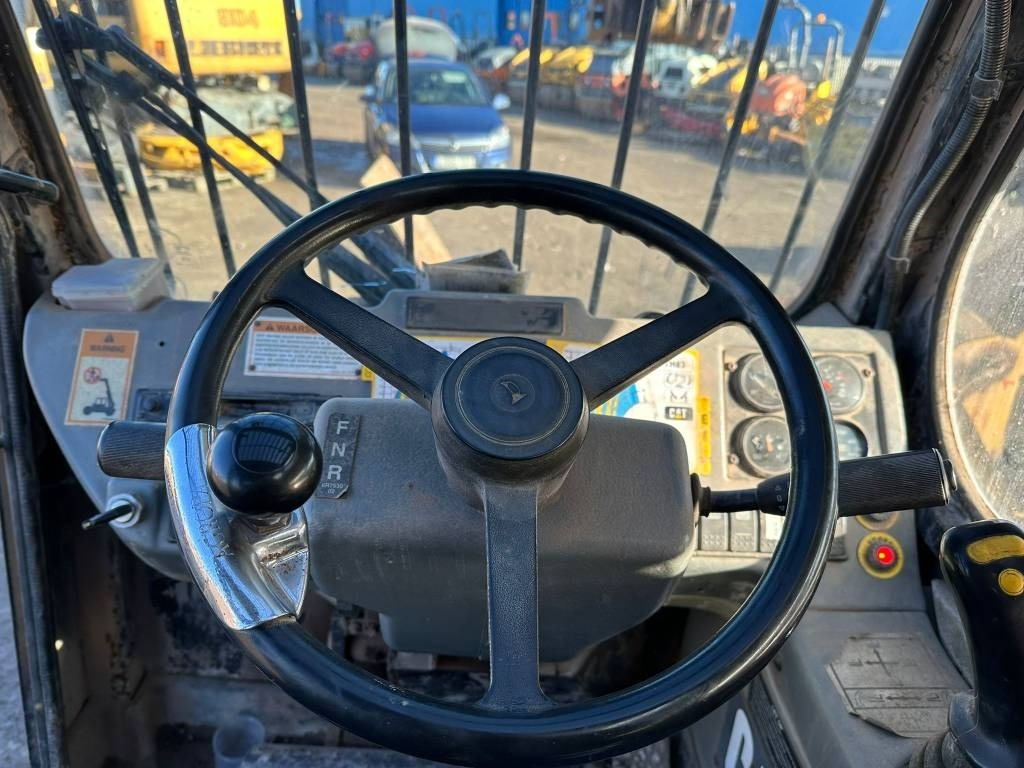 Manipulador telescópico CAT TH 83: foto 11