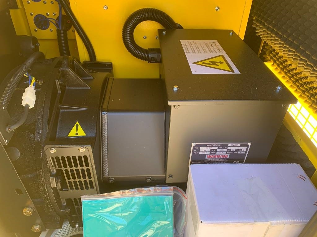 Compal VG-R30 - Generador industriale: foto 4 Compal VG-R30 - Generador industriale: foto 4