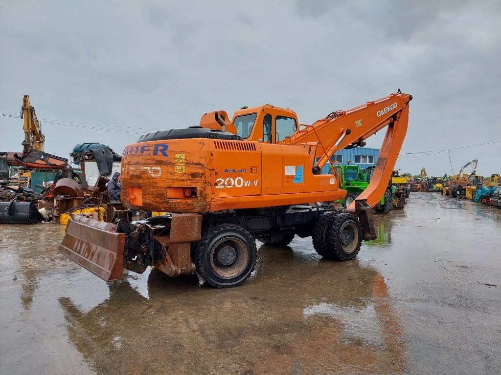 Daewoo Doosan S200W-V - Excavadora: foto 3 Daewoo Doosan S200W-V - Excavadora: foto 3