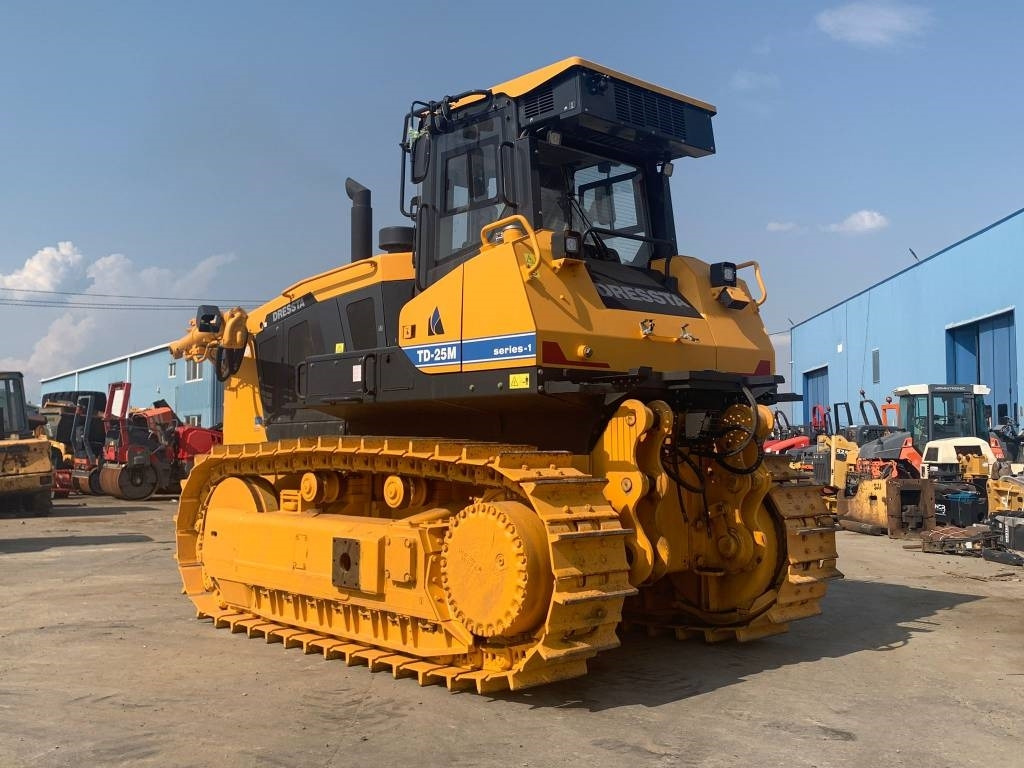 Dressta TD25M - Bulldozer: foto 4 Dressta TD25M - Bulldozer: foto 4