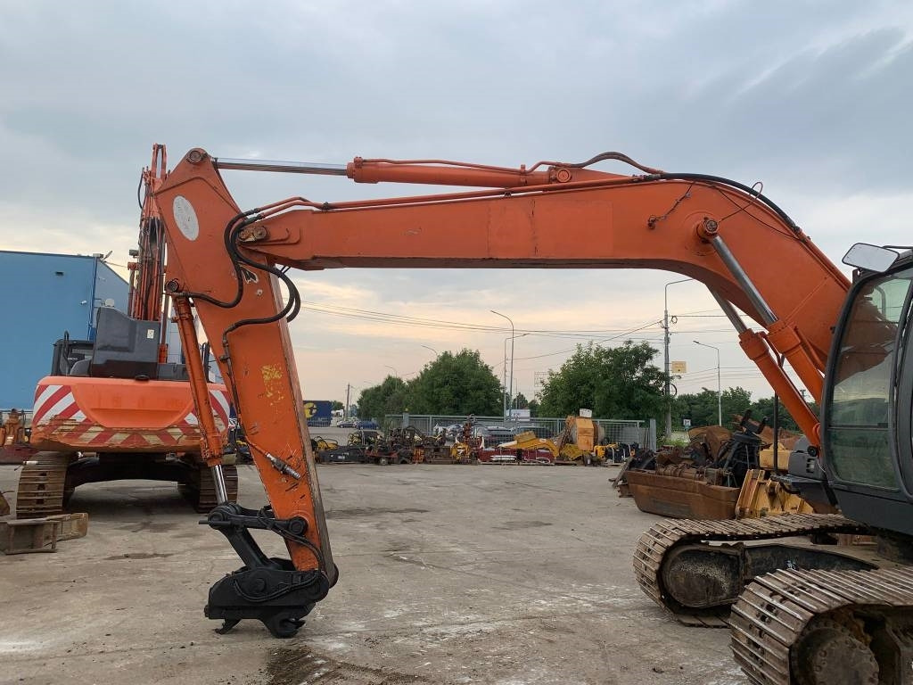 Hitachi ZX 180 LC-3 - Excavadora de cadenas: foto 4 Hitachi ZX 180 LC-3 - Excavadora de cadenas: foto 4