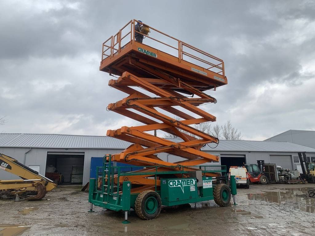 Holland Lift Megastar G-3200L30 - Plataforma de tijeras: foto 1 Holland Lift Megastar G-3200L30 - Plataforma de tijeras: foto 1