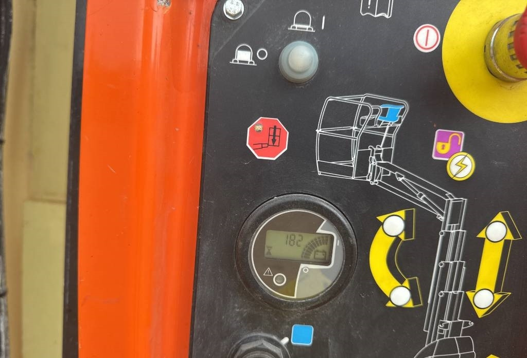 JLG Toucan 8 E - Plataforma de mástil vertical: foto 5 JLG Toucan 8 E - Plataforma de mástil vertical: foto 5