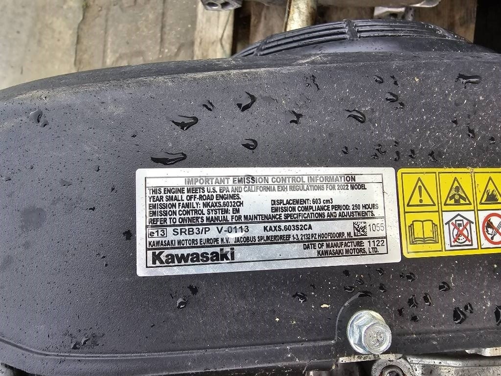 Kawasaki SRB3/P V-0113 ENGINE - Motor para Maquinaria de construcción: foto 3 Kawasaki SRB3/P V-0113 ENGINE - Motor para Maquinaria de construcción: foto 3