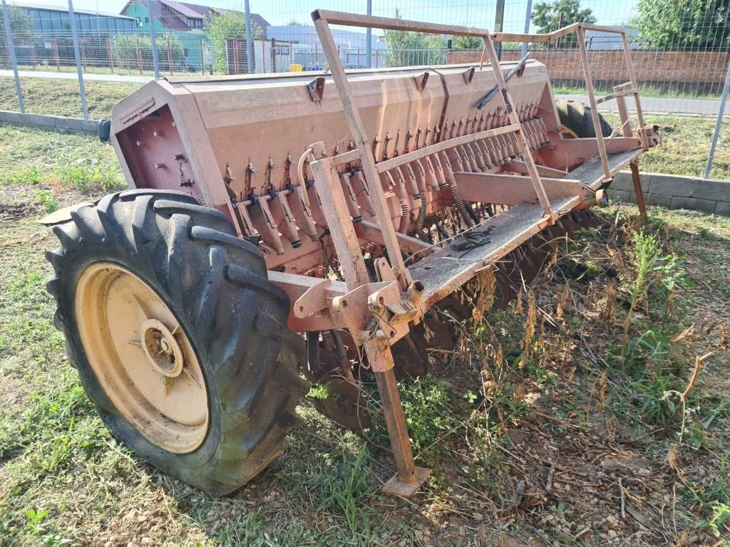 Kuhn 4M - Combinado de siembra: foto 2 Kuhn 4M - Combinado de siembra: foto 2