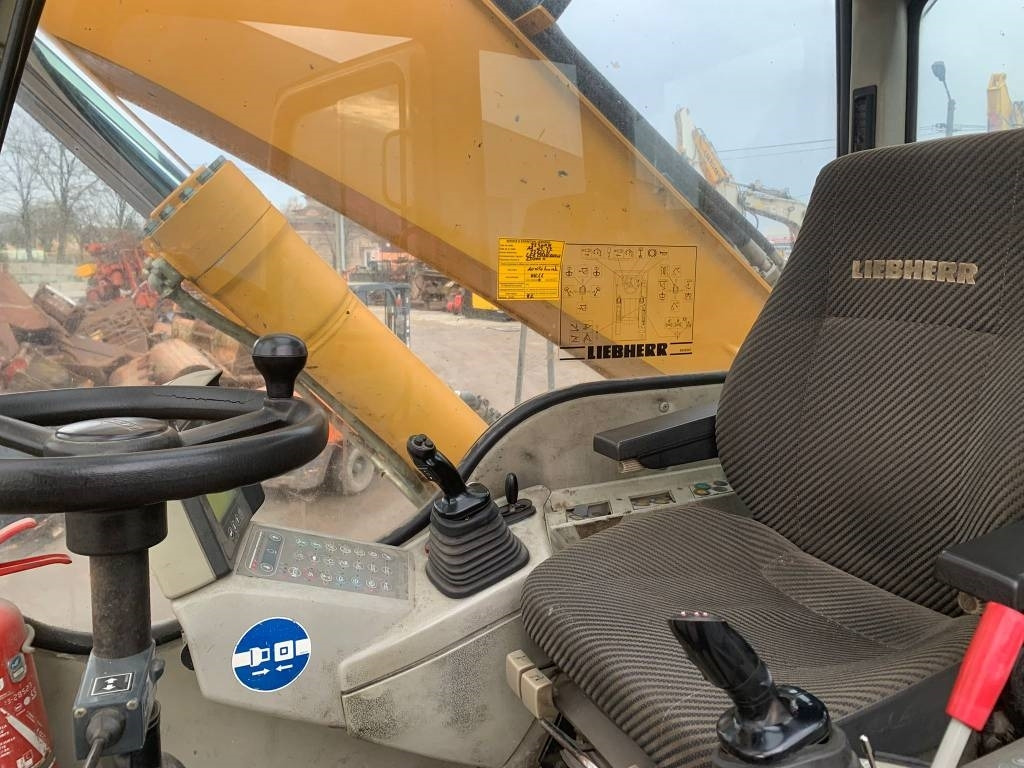 Excavadora de ruedas Liebherr A 904 C: foto 7