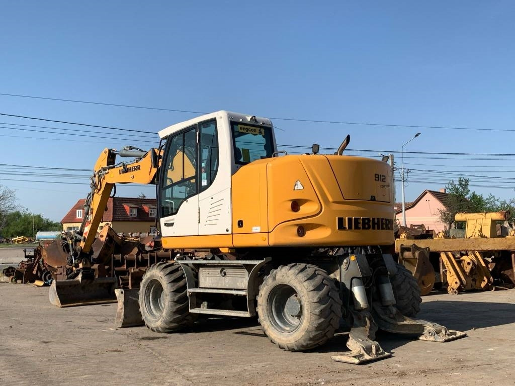Leasing financiero de Liebherr A912 Compact+Engcon Rototilt  leasing Liebherr A912 Compact+Engcon Rototilt: foto 11