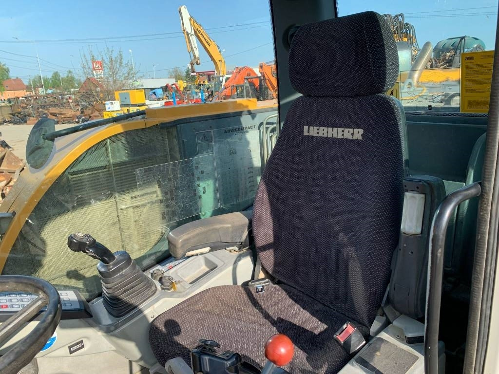 Leasing financiero de Liebherr A912 Compact+Engcon Rototilt  leasing Liebherr A912 Compact+Engcon Rototilt: foto 15