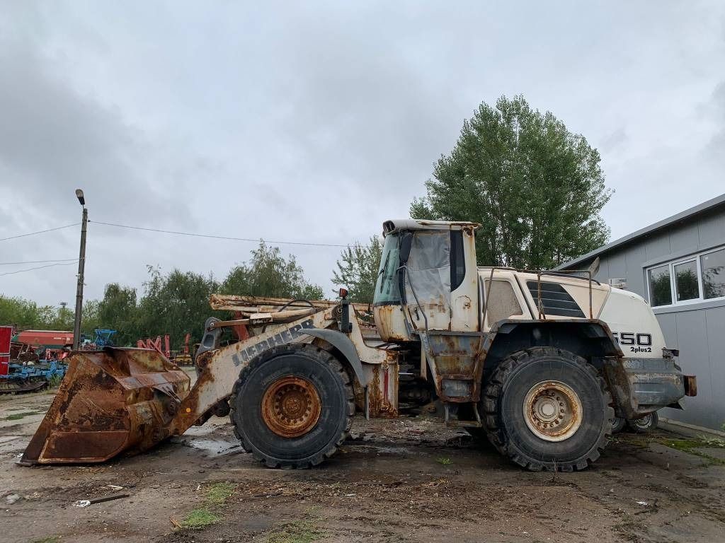 Liebherr L 550 2Plus2 FOR PARTS - Cargadora de ruedas: foto 2 Liebherr L 550 2Plus2 FOR PARTS - Cargadora de ruedas: foto 2