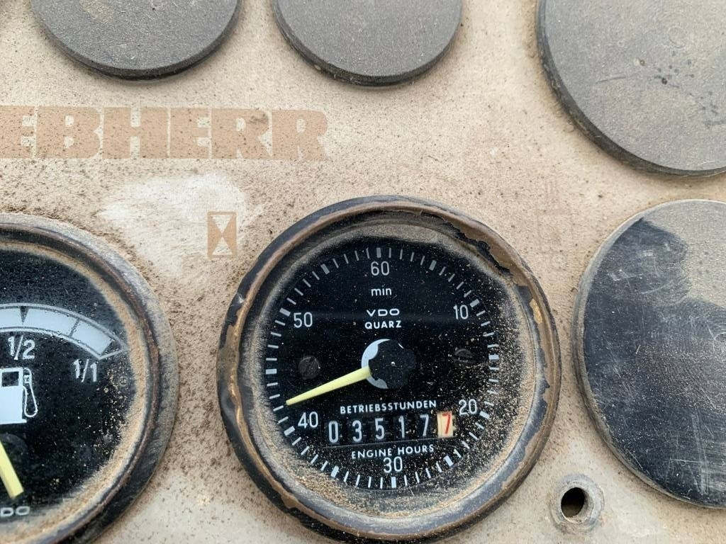 Cargadora de cadenas Liebherr LR 621B: foto 9