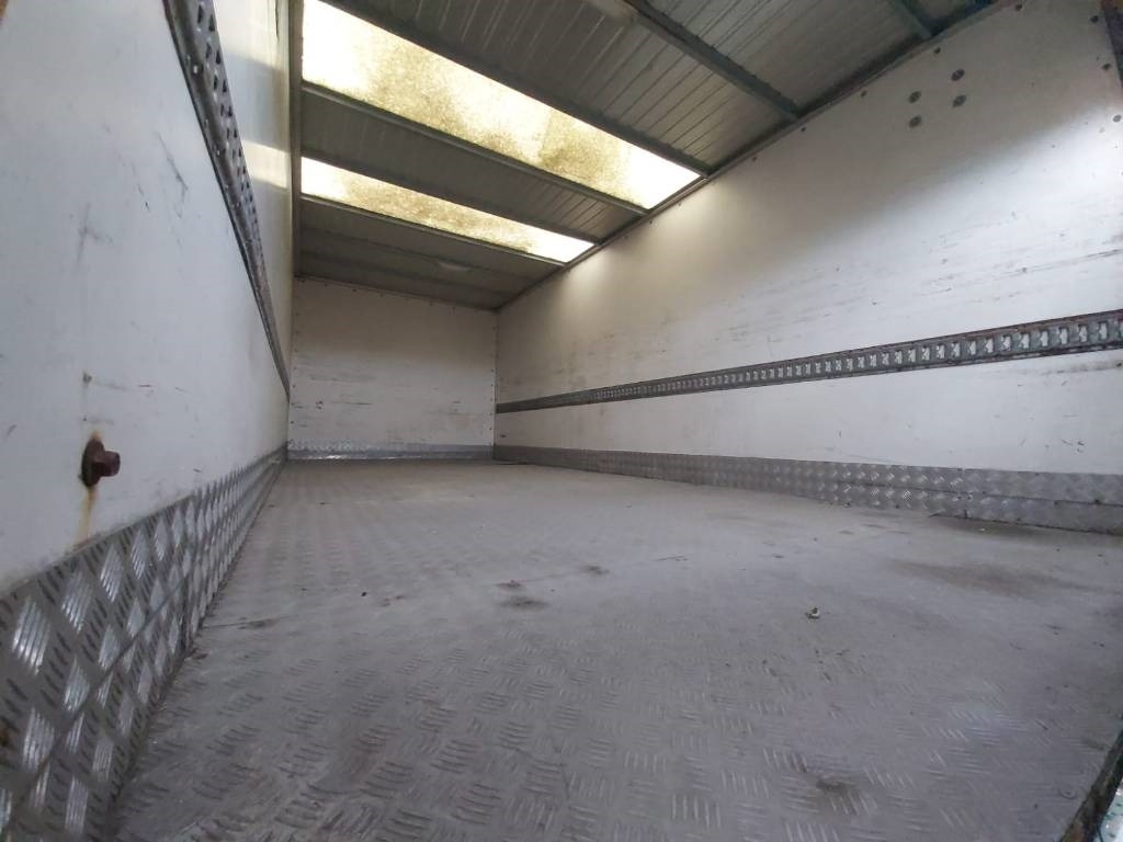 Mercedes-Benz 814D  - Camión caja cerrada: foto 5 Mercedes-Benz 814D  - Camión caja cerrada: foto 5