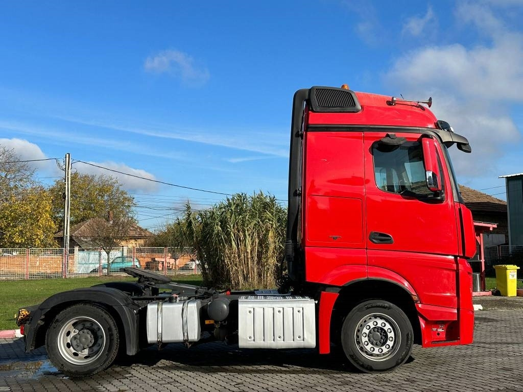 Mercedes-Benz Actros 963-4-A - Camión caja cerrada: foto 3 Mercedes-Benz Actros 963-4-A - Camión caja cerrada: foto 3