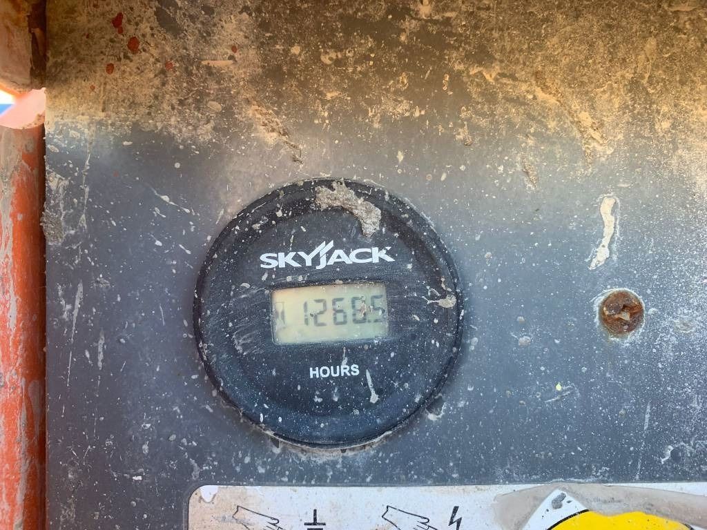 Plataforma de tijeras SkyJack SJ 6832 RT: foto 7 Plataforma de tijeras SkyJack SJ 6832 RT: foto 7